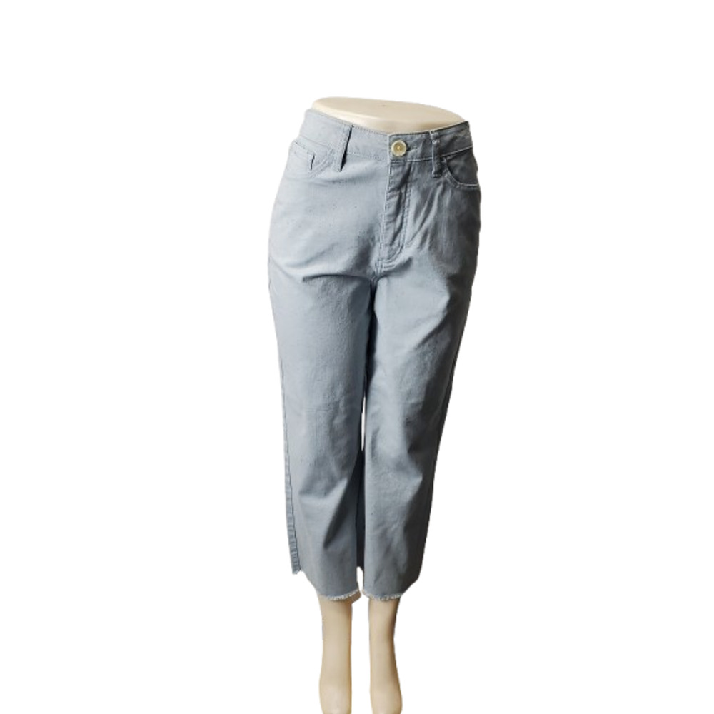 Lauren Conrad women's light blue with colorful spots denim capris size 10